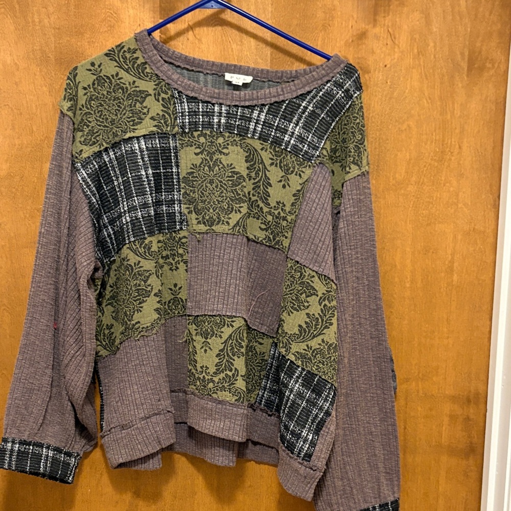 249. Pol Green And Black Patchwork Sweatshirt - image 1